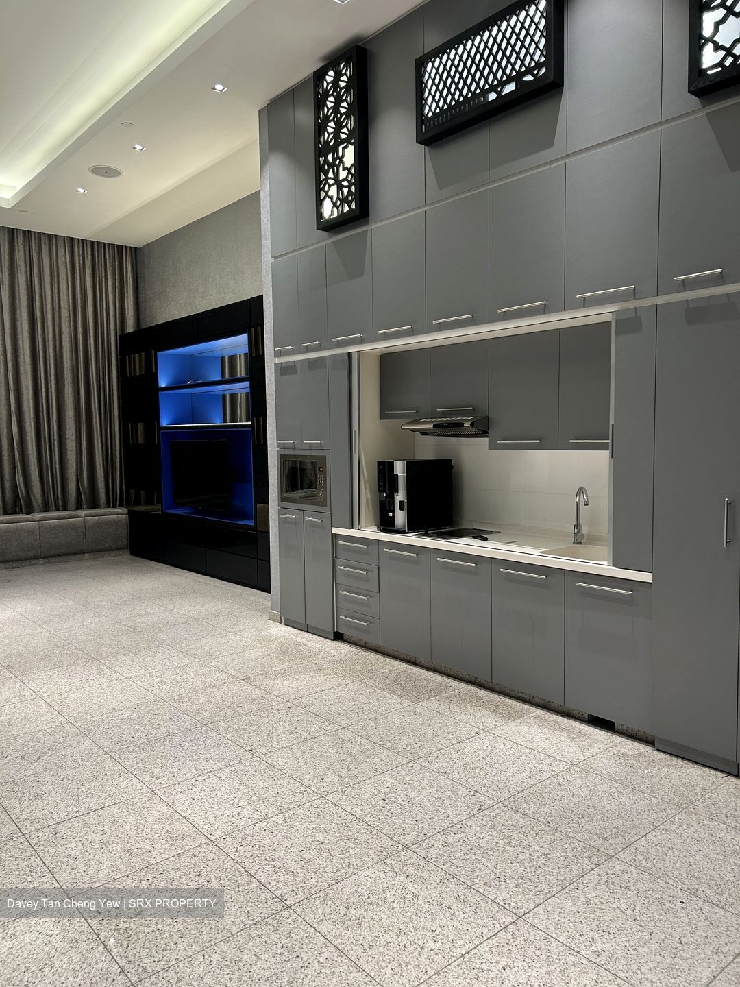 The Central (D1), Office #630679441